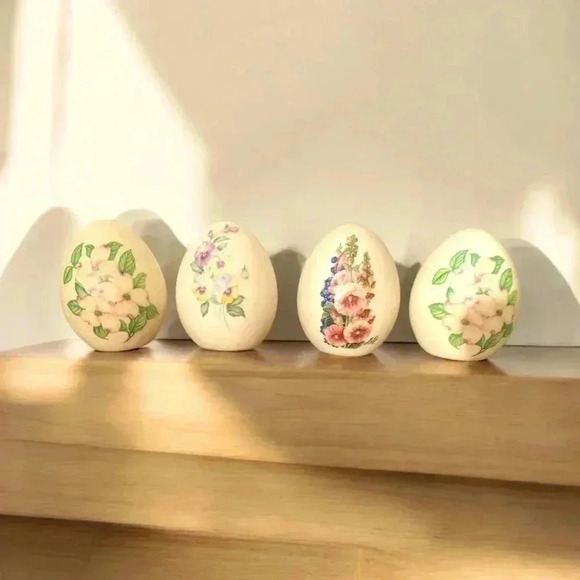 Glynda  Thurley Hand painted Bisque Eggs- set of 4 - Picture 1 of 4